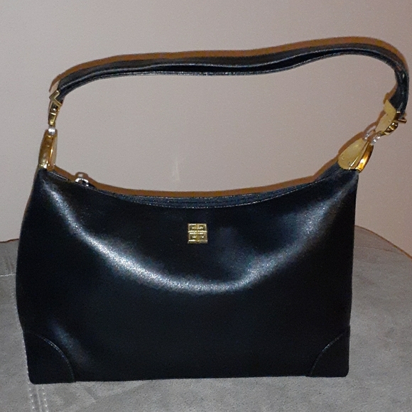 Givenchy Handbags - Givenchy